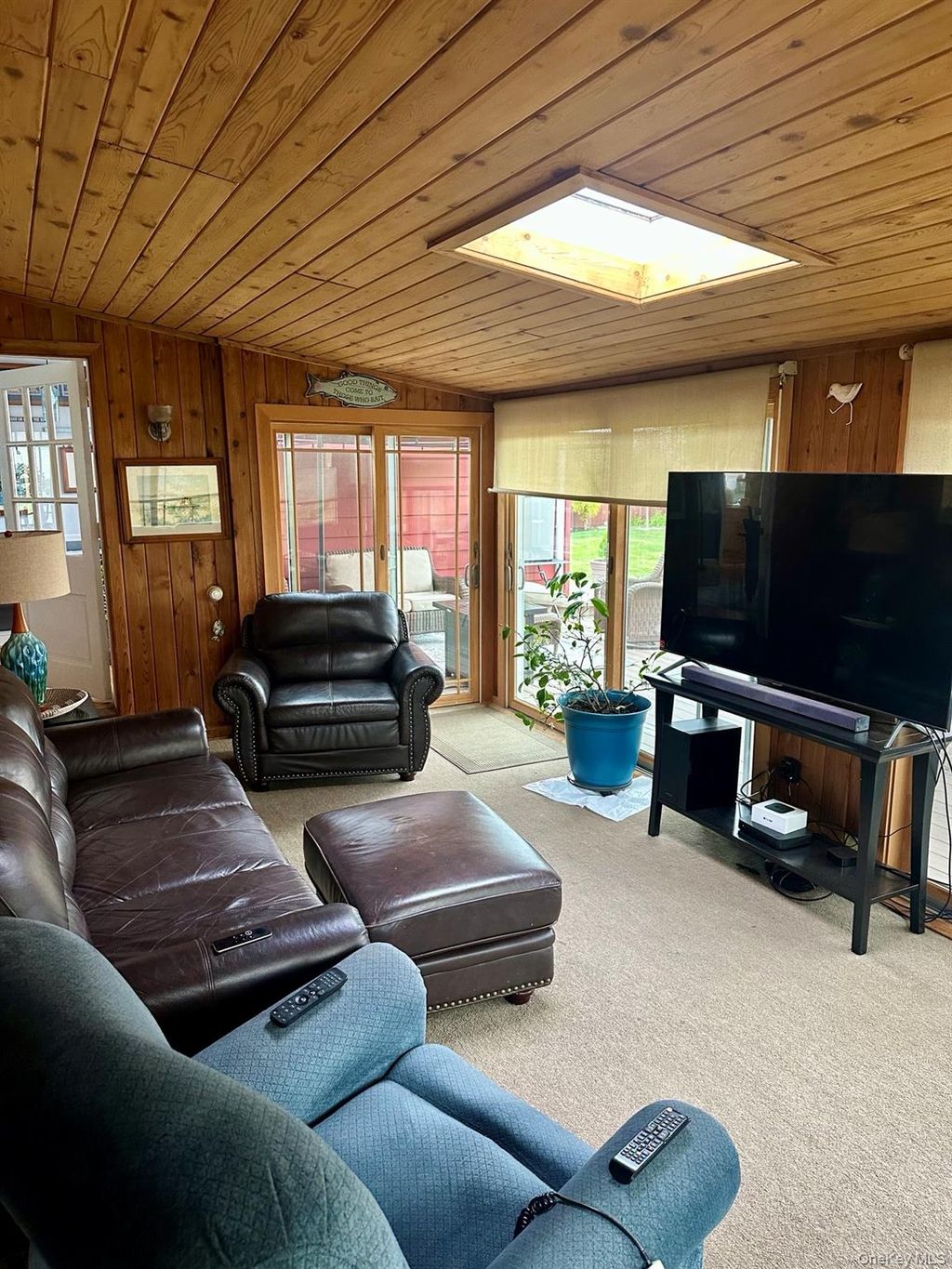 Photo of 33 Hollins Lane, East Islip, NY 11730 (MLS # 988613)