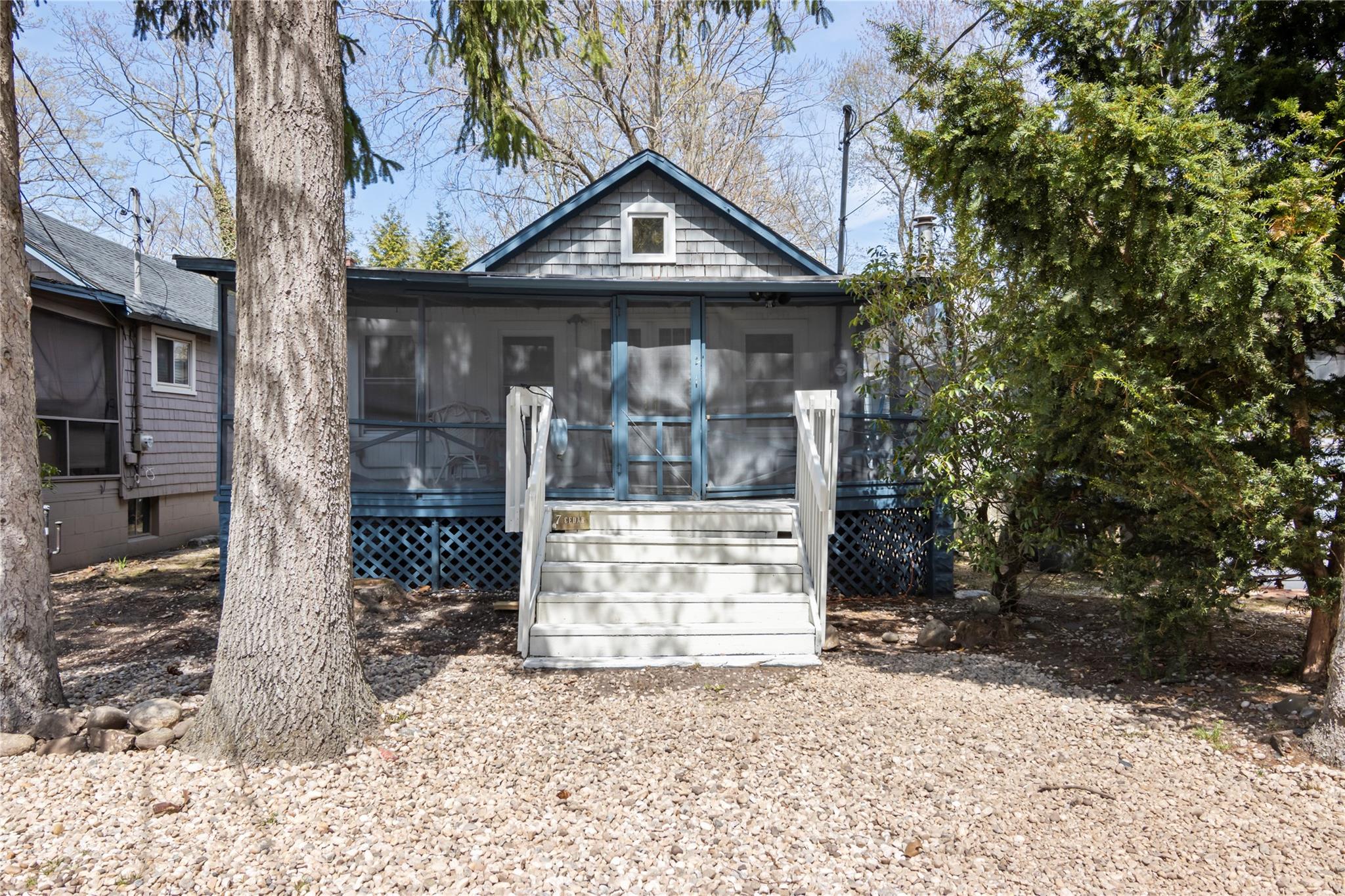 Property for Sale at Cedar Ave, East Setauket, Hamptons, NY - Bedrooms: 2 
Bathrooms: 1  - $399,000