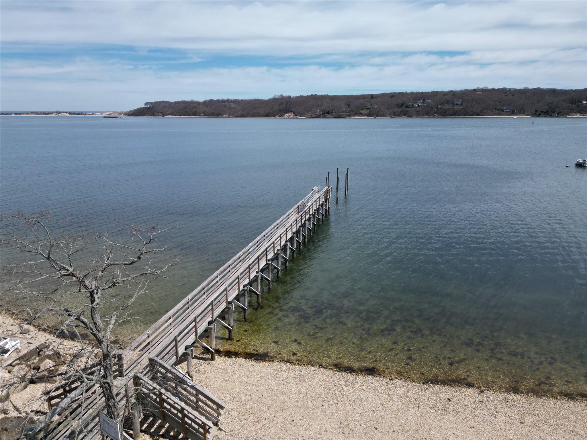 7 Cedar Ave, East Setauket, New York image 2