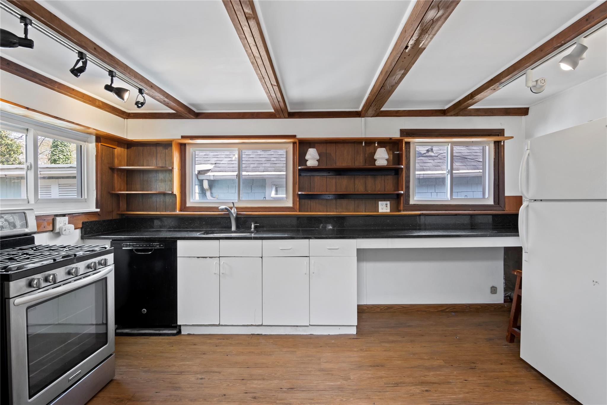 7 Cedar Ave, East Setauket, New York image 14