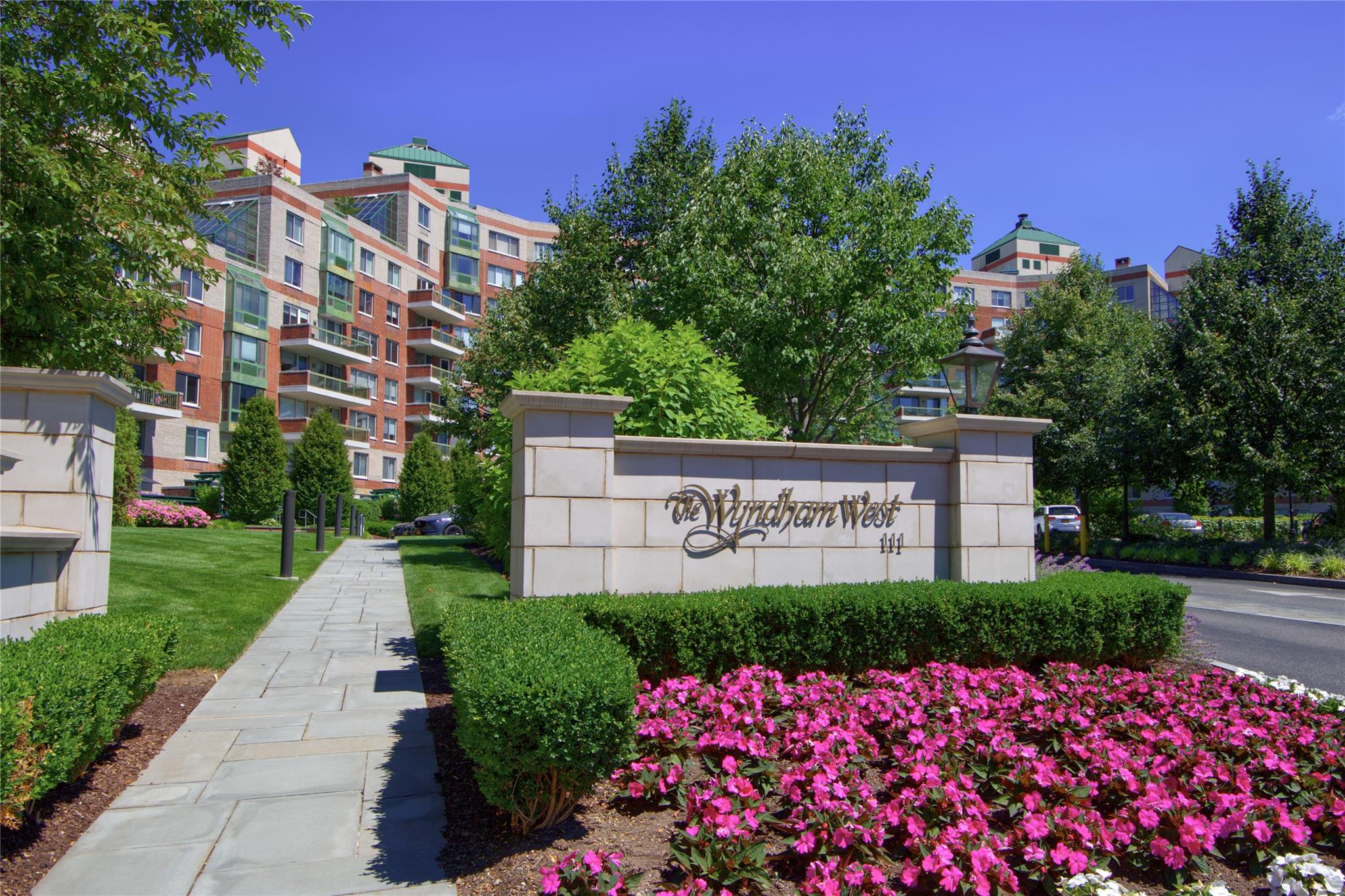 111 Cherry Valley Avenue #PH 6, Garden City, New York image 26