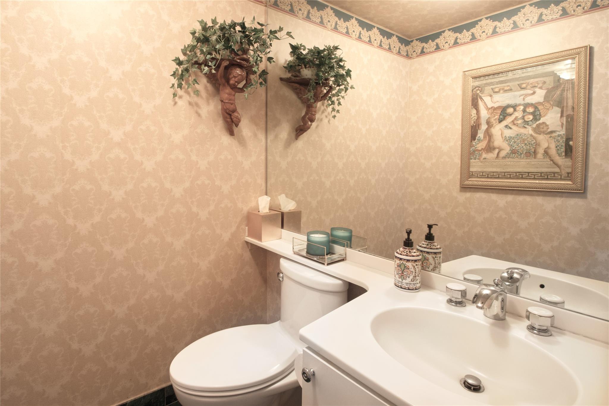 111 Cherry Valley Avenue #PH 6, Garden City, New York image 6
