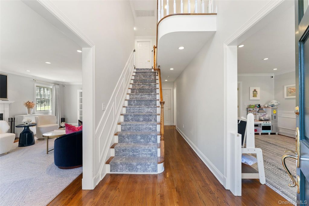 Photo of 30 Corell Road, Scarsdale, NY 10583 (MLS # 984823)