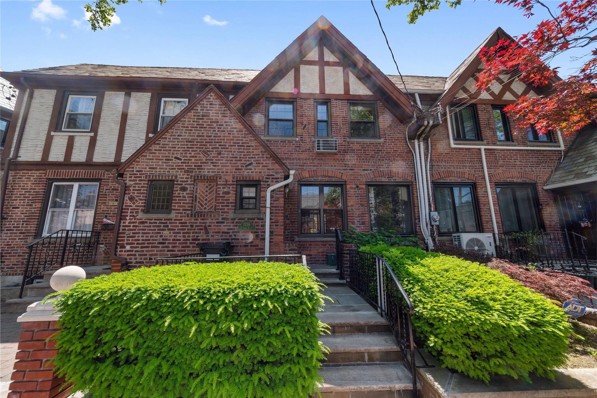 Property for Sale at Pinchot Place, Bronx, New York - Bedrooms: 3 
Bathrooms: 2 
Rooms: 6  - $719,000