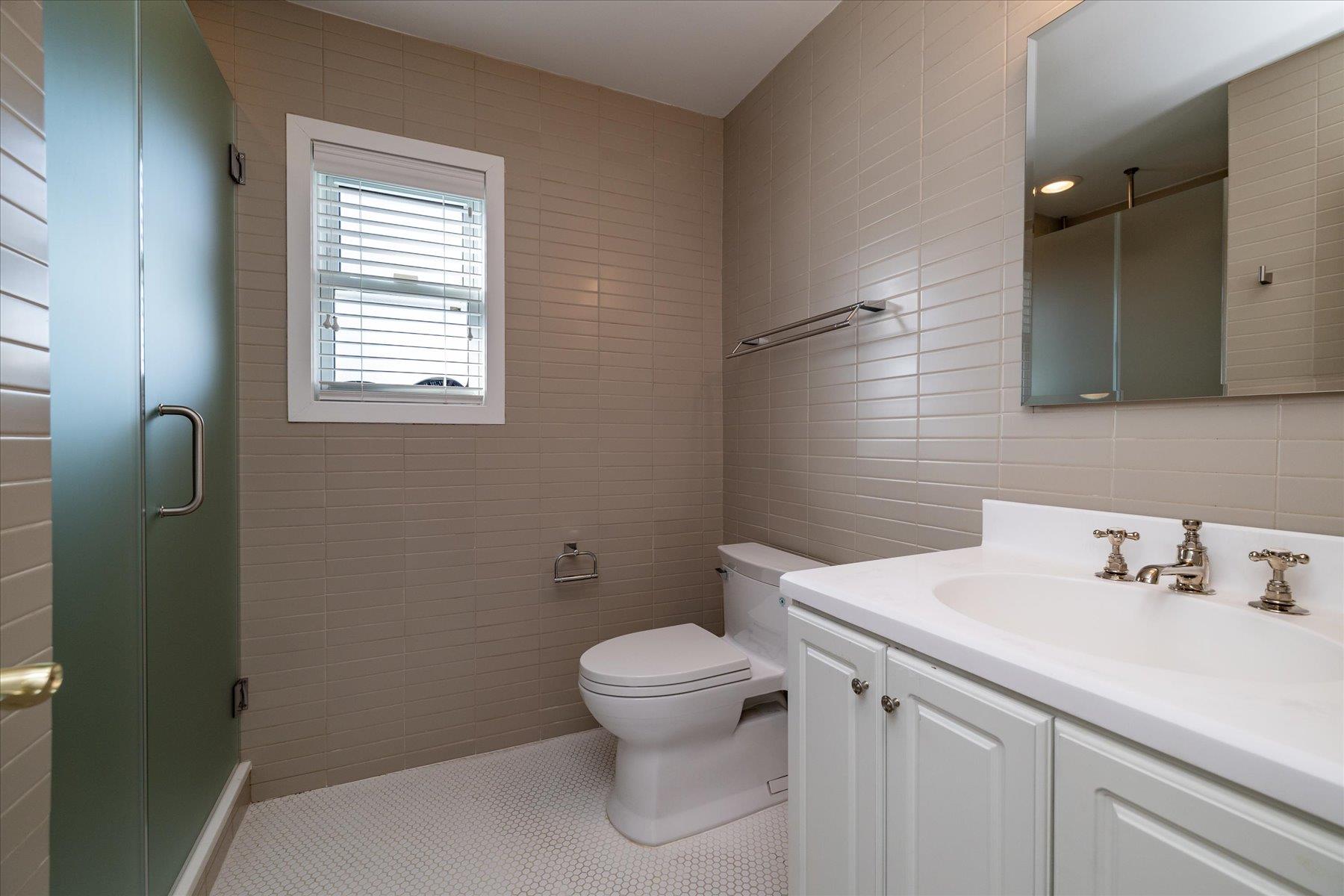 2 Cash Lane, Rockville Centre, New York image 18