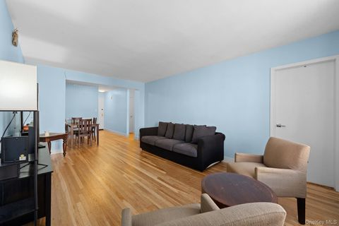 Photo of 2830 Briggs Avenue #4F, Bronx, NY 10458 (MLS # 925178) Photo of 2830 Briggs Avenue #4F, Bronx, NY 10458 (MLS # 925178)