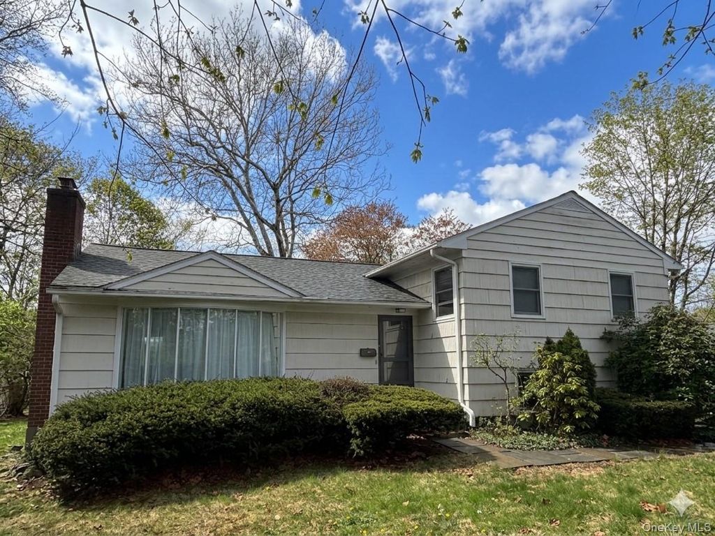 Photo of 625 North Street, White Plains, NY 10605 (MLS # 985870)