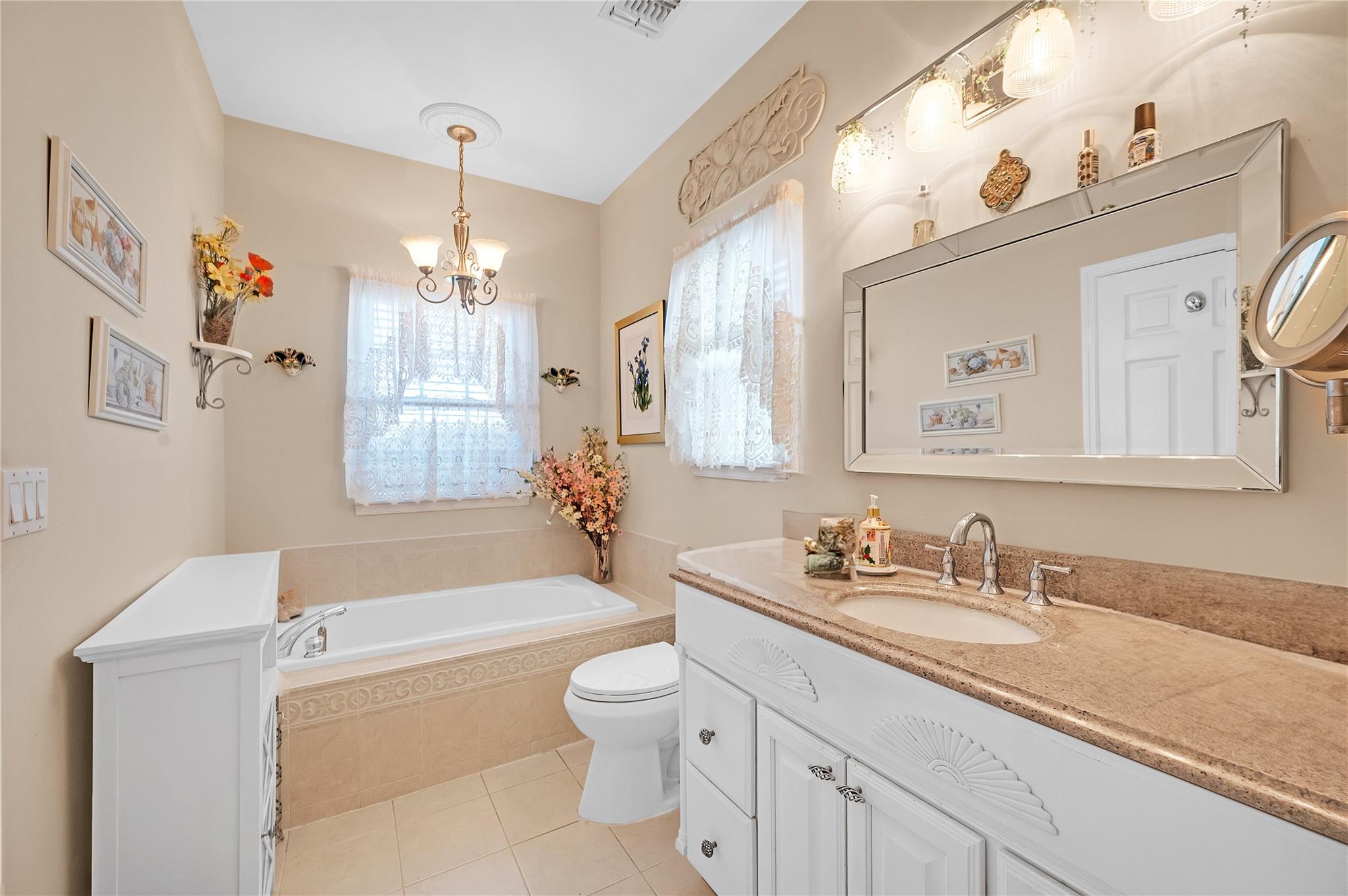 8 Black Pine Street, Calverton, New York image 20