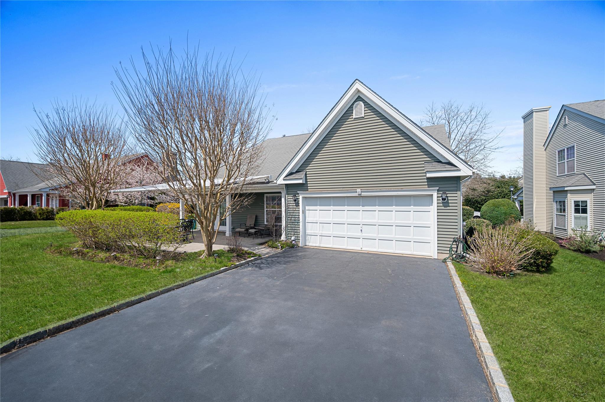 8 Black Pine Street, Calverton, New York image 4