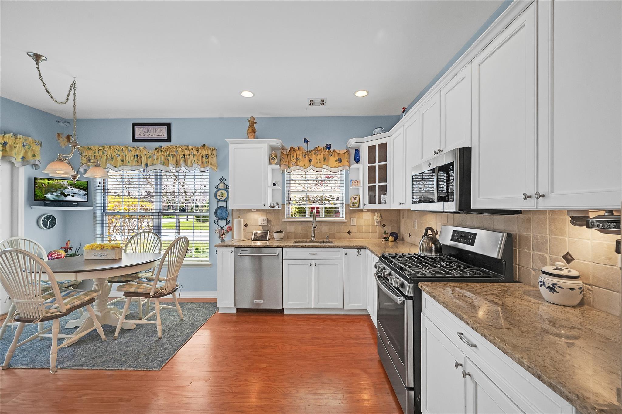 8 Black Pine Street, Calverton, New York image 8