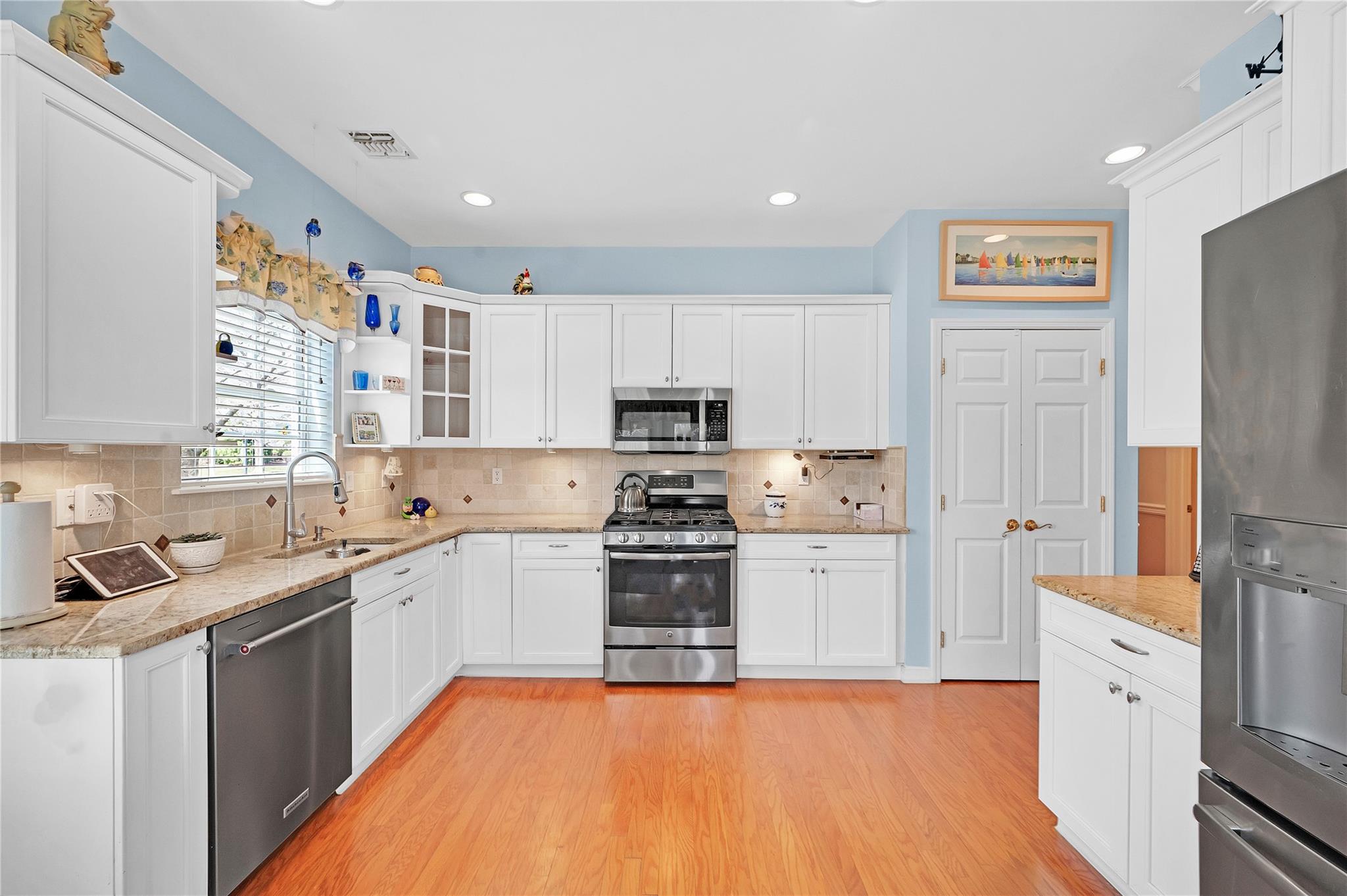 8 Black Pine Street, Calverton, New York image 10