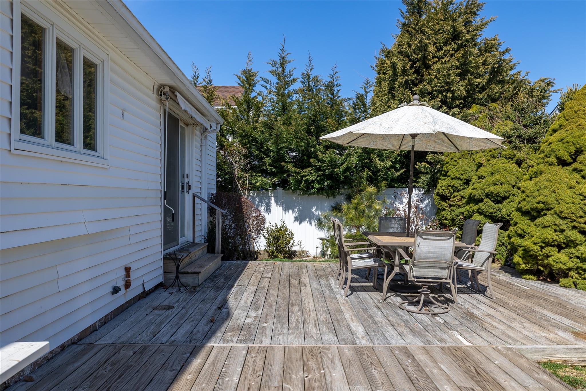 228 Mckinley Avenue, Island Park, New York image 21