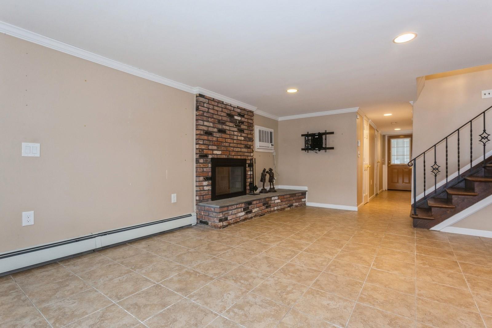 207 Franklin Avenue, Island Park, New York image 13