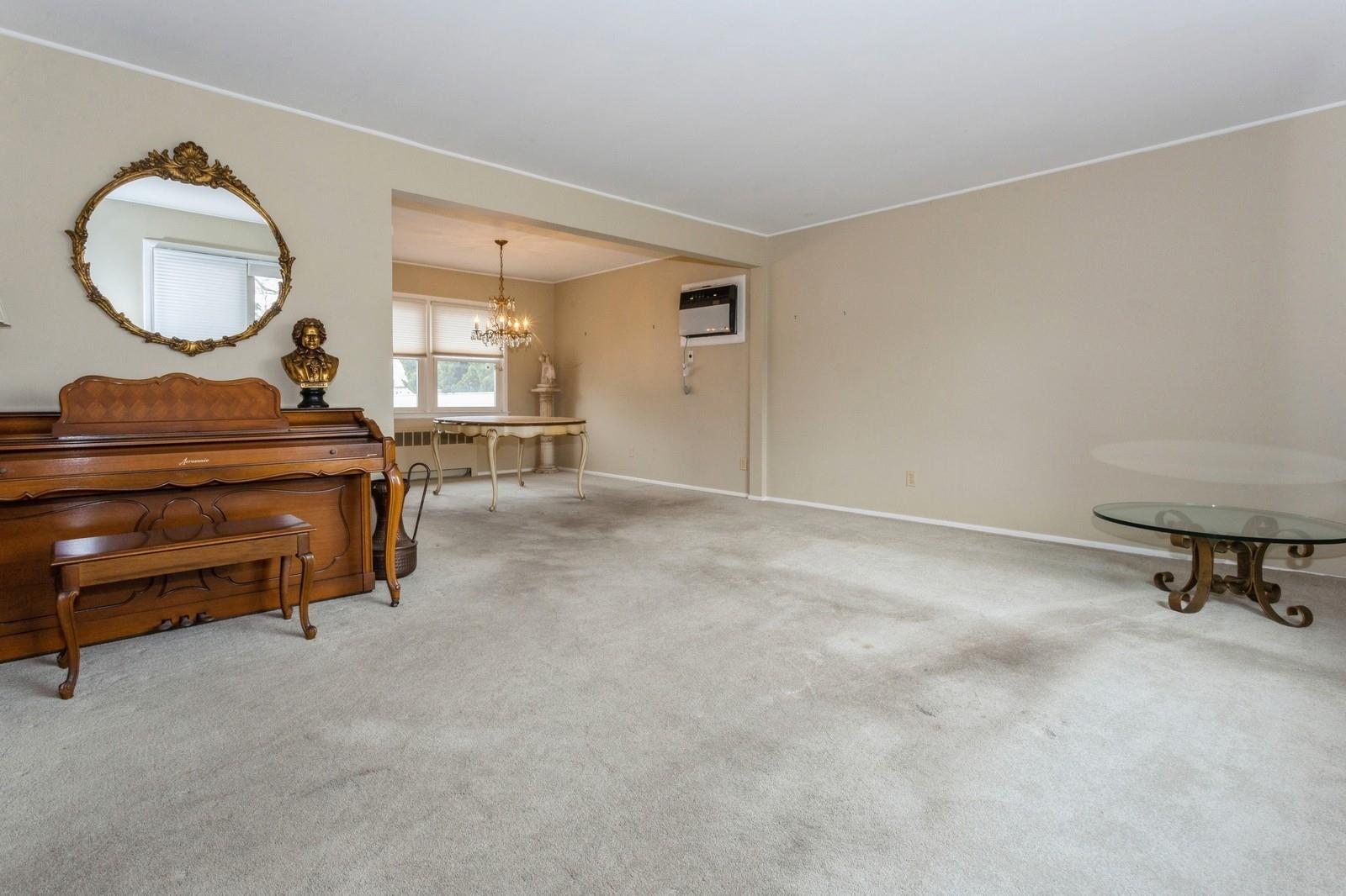 207 Franklin Avenue, Island Park, New York image 22