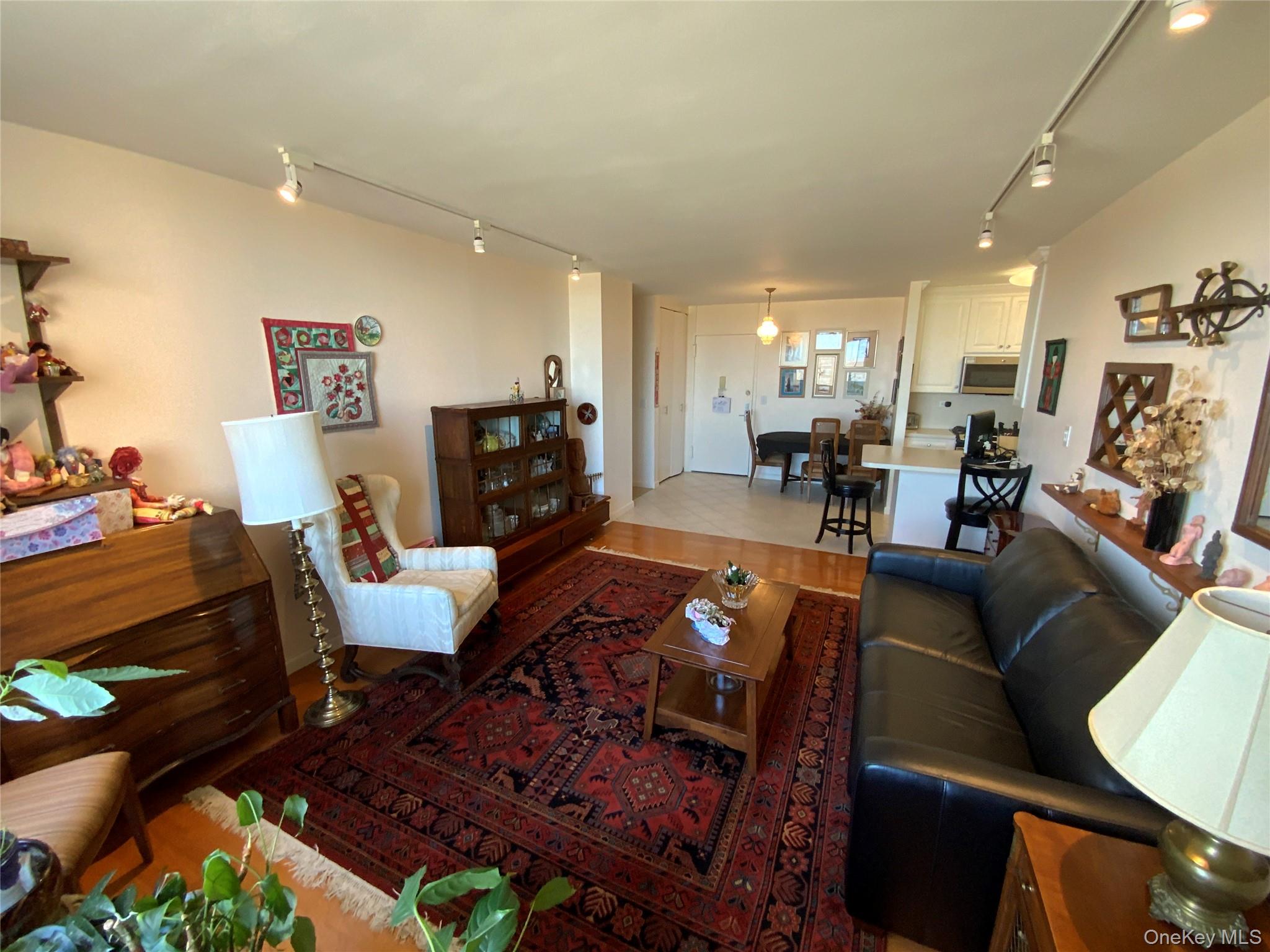 27010 Grand Central Parkway 9M