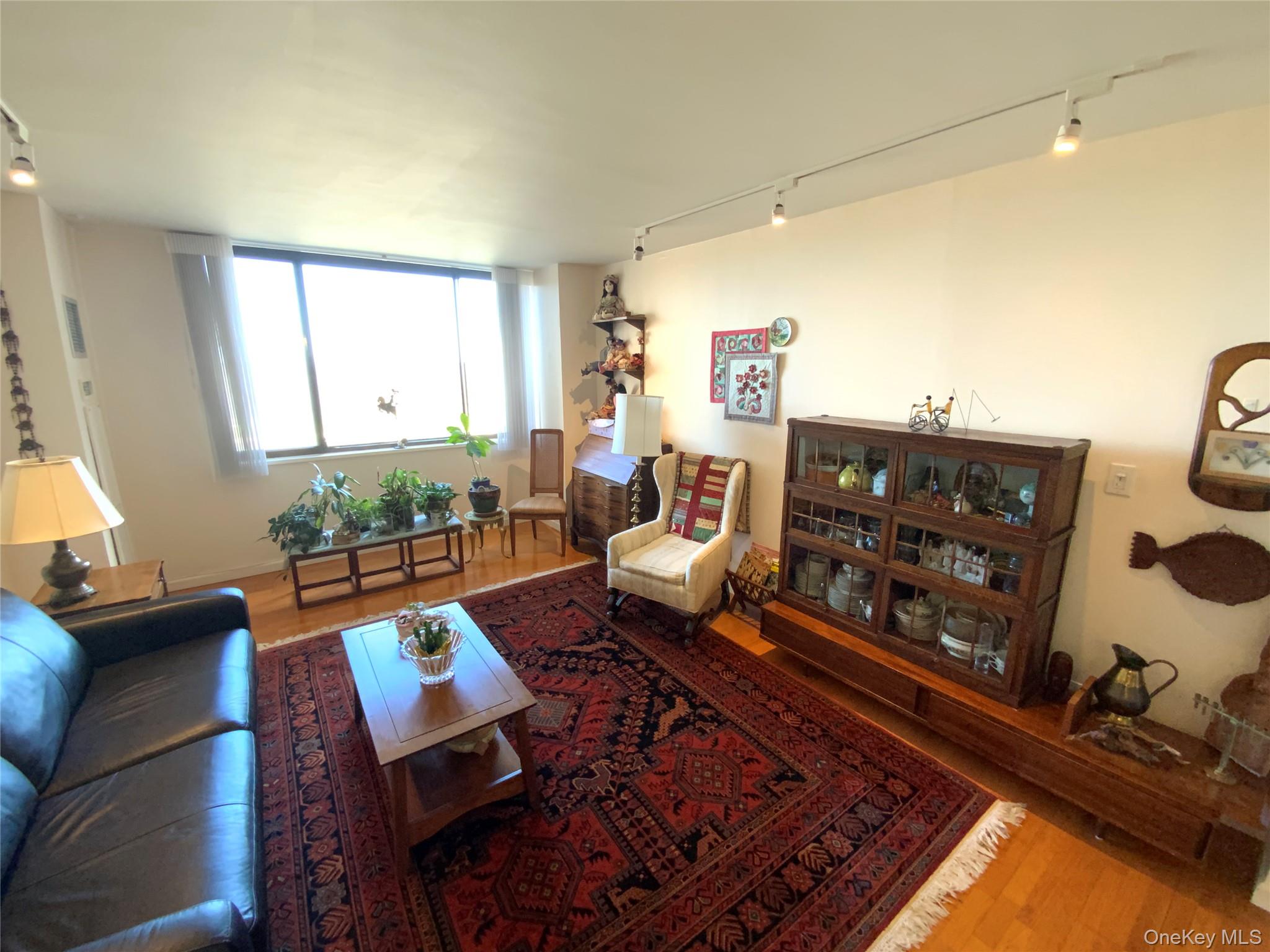 27010 Grand Central Parkway 9M