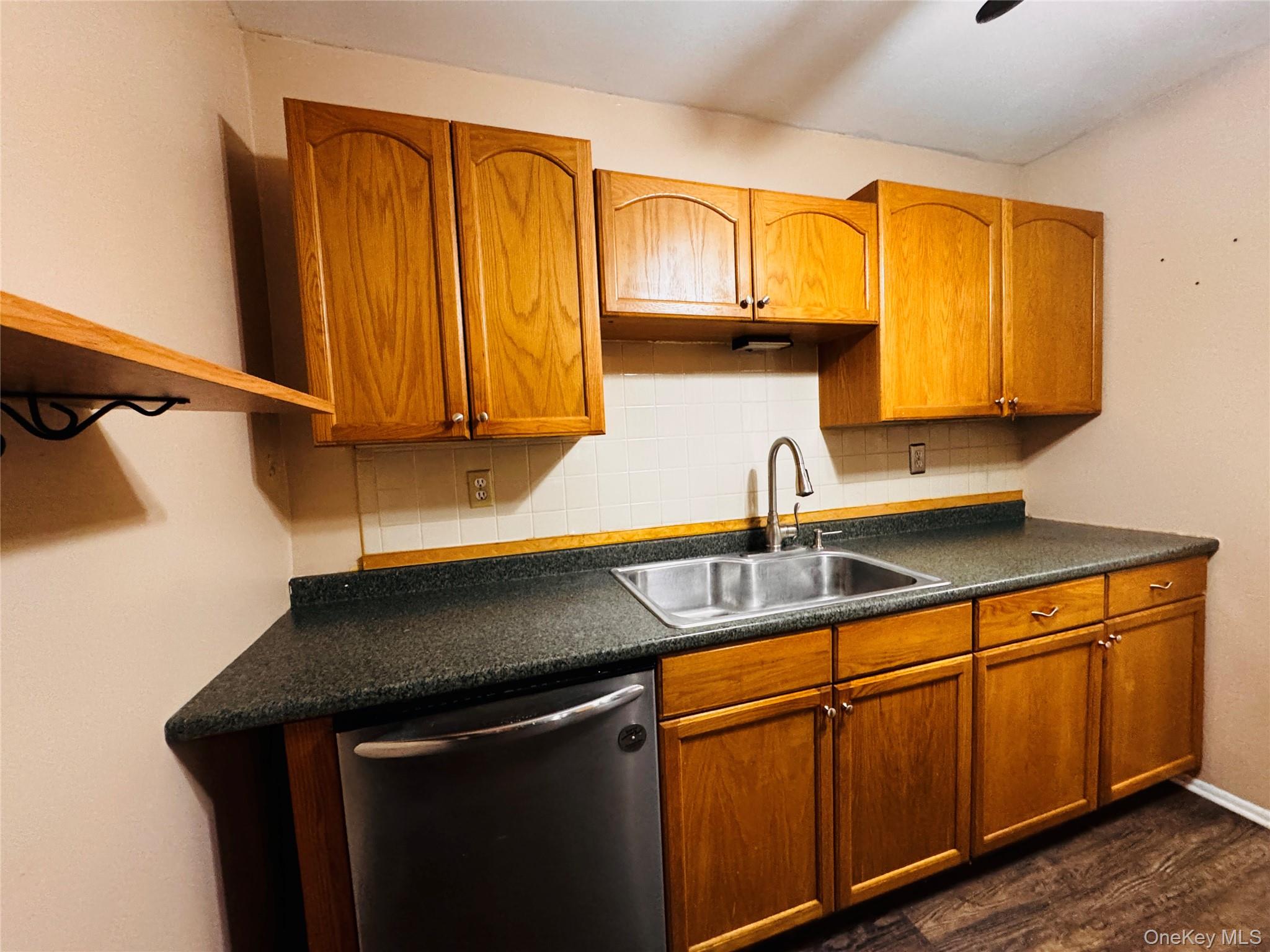 100 Hillside Drive C6 - Photo 2