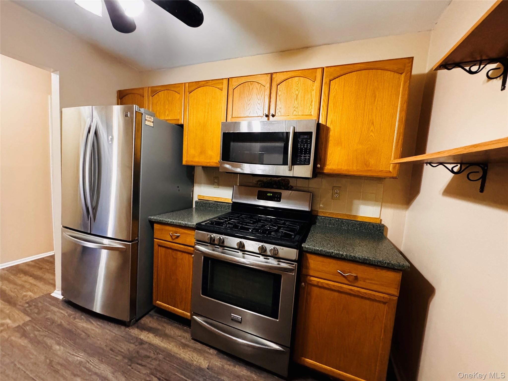 100 Hillside Drive C6 - Photo 3