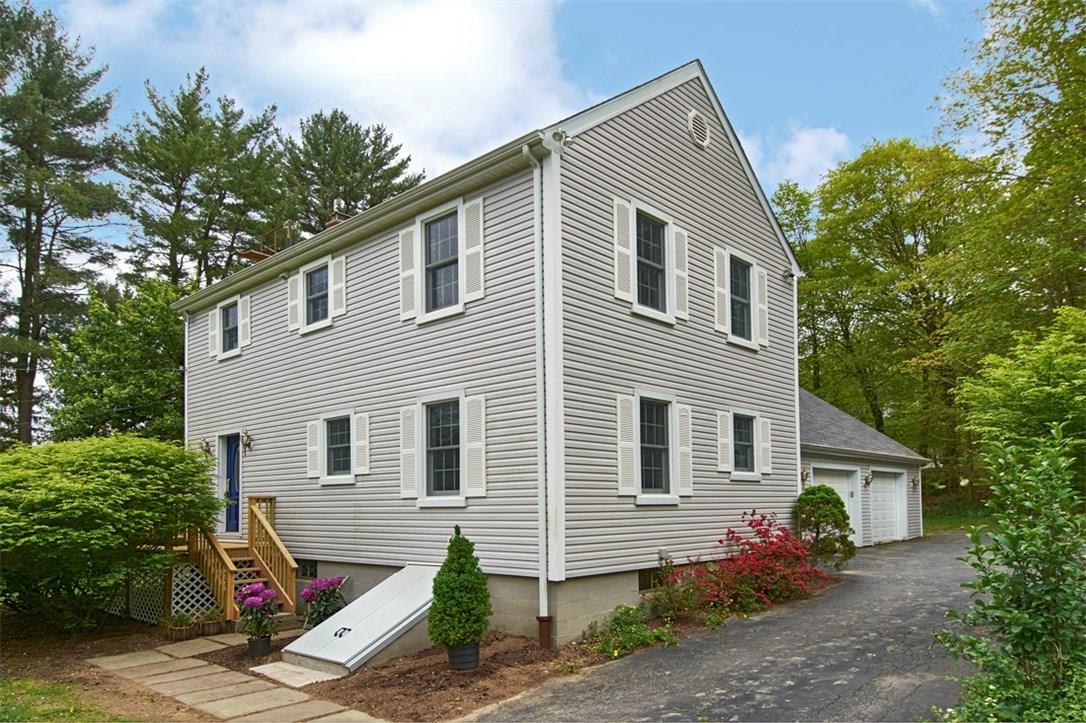Kisco Park Drive, Mount Kisco, New York - 3 Bedrooms  
3 Bathrooms  
6 Rooms - 