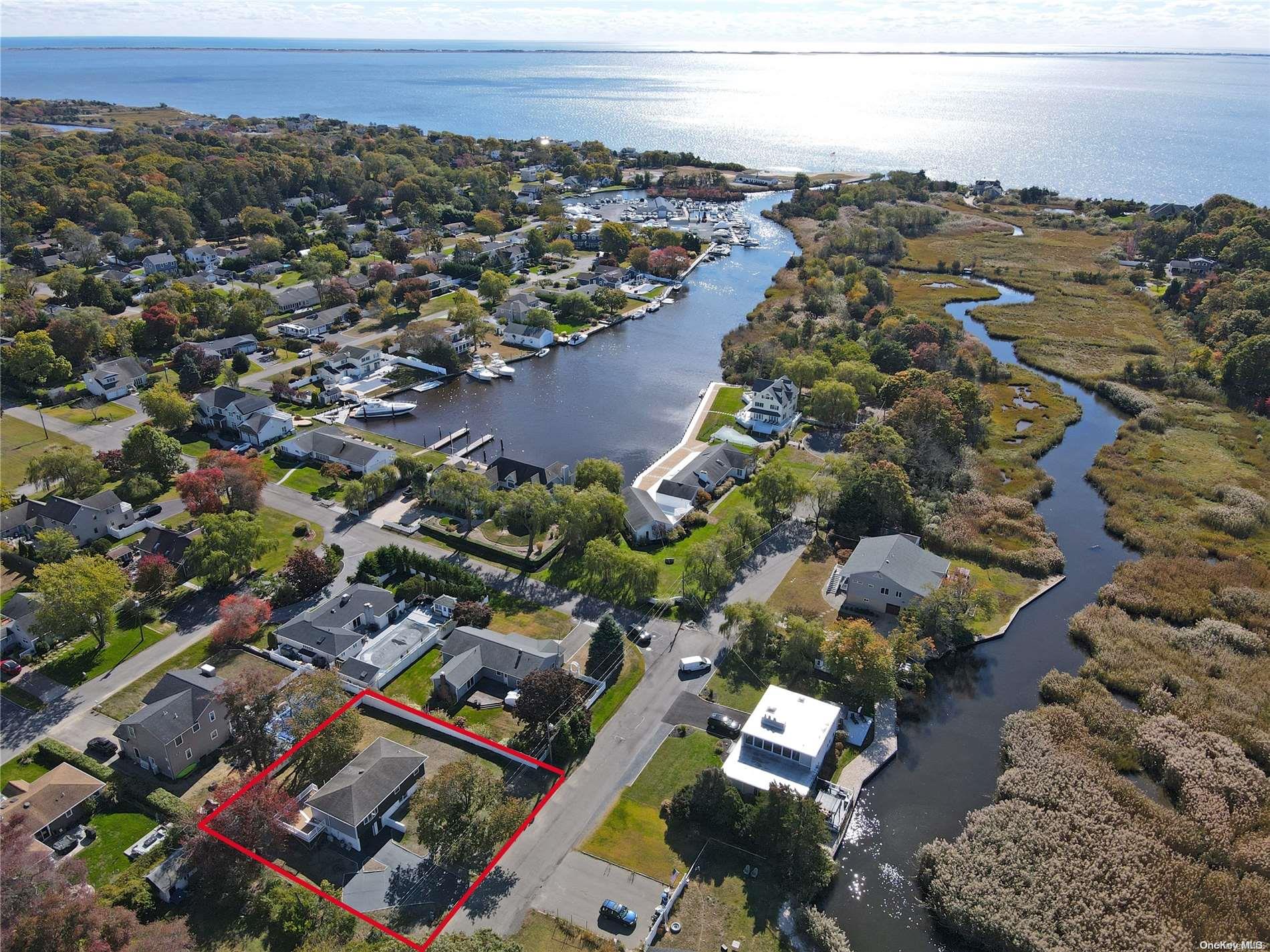39 Roosevelt Boulevard, East Patchogue, New York image 9