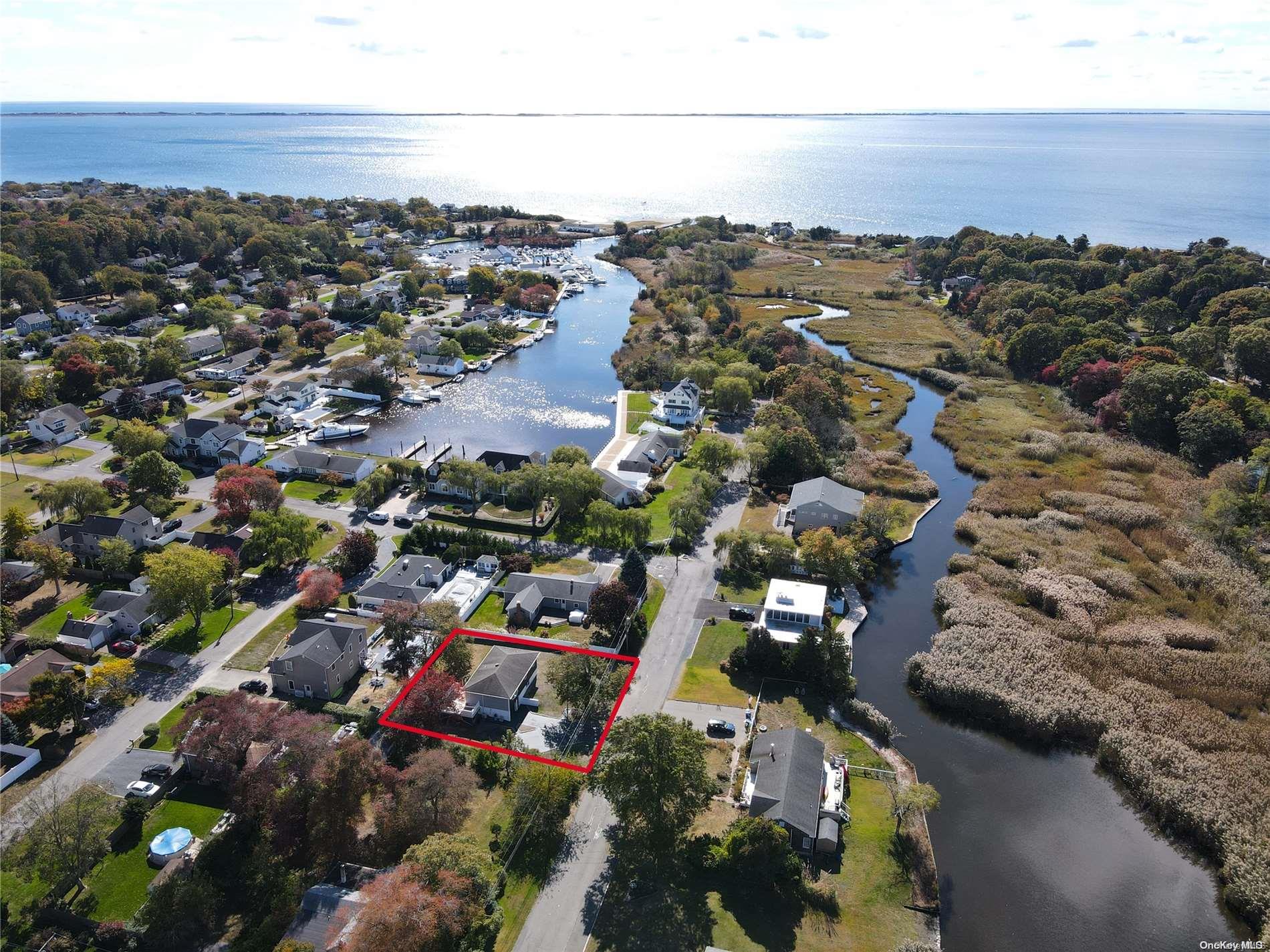 39 Roosevelt Boulevard, East Patchogue, New York image 10
