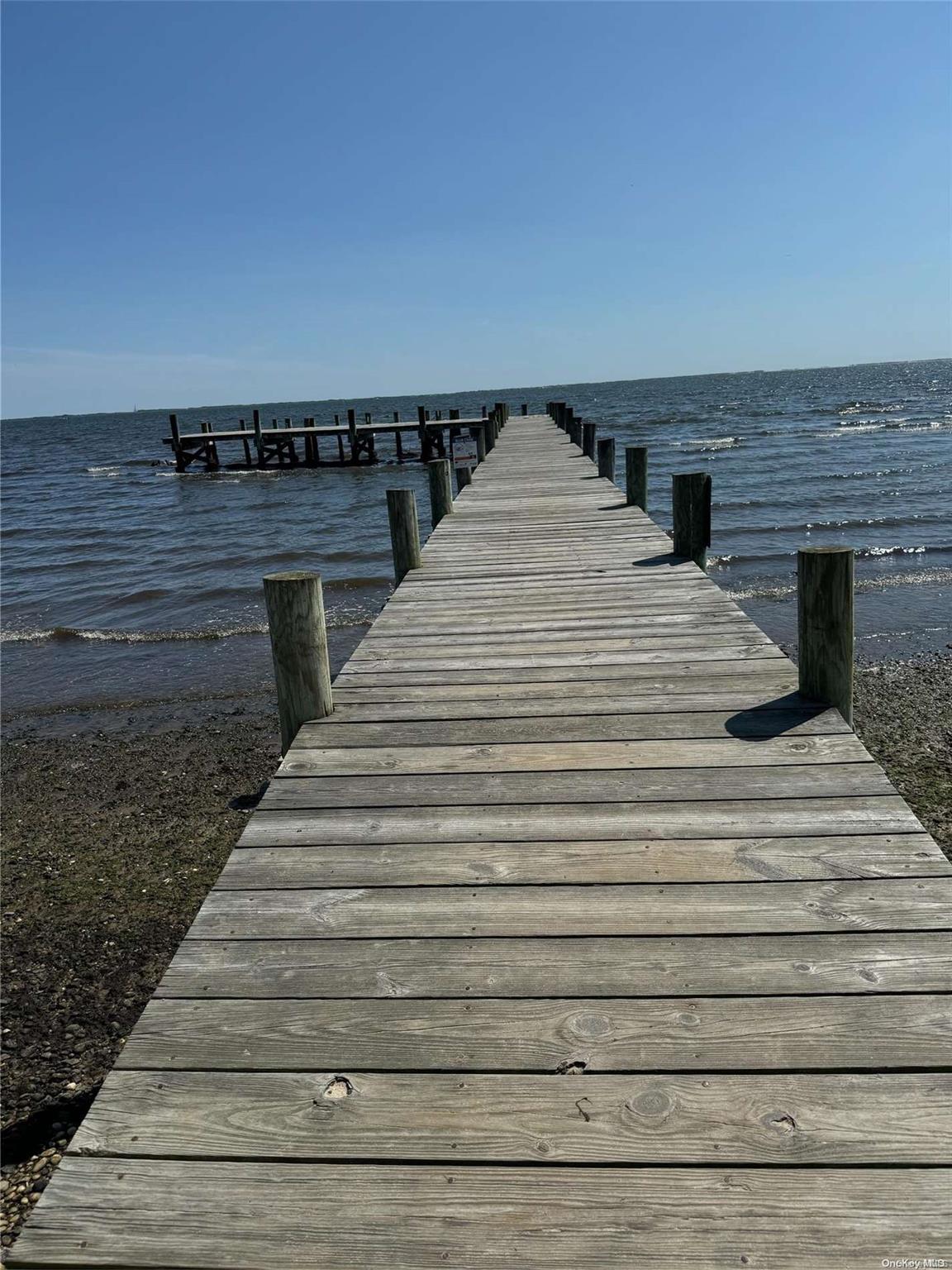 39 Roosevelt Boulevard, East Patchogue, New York image 13
