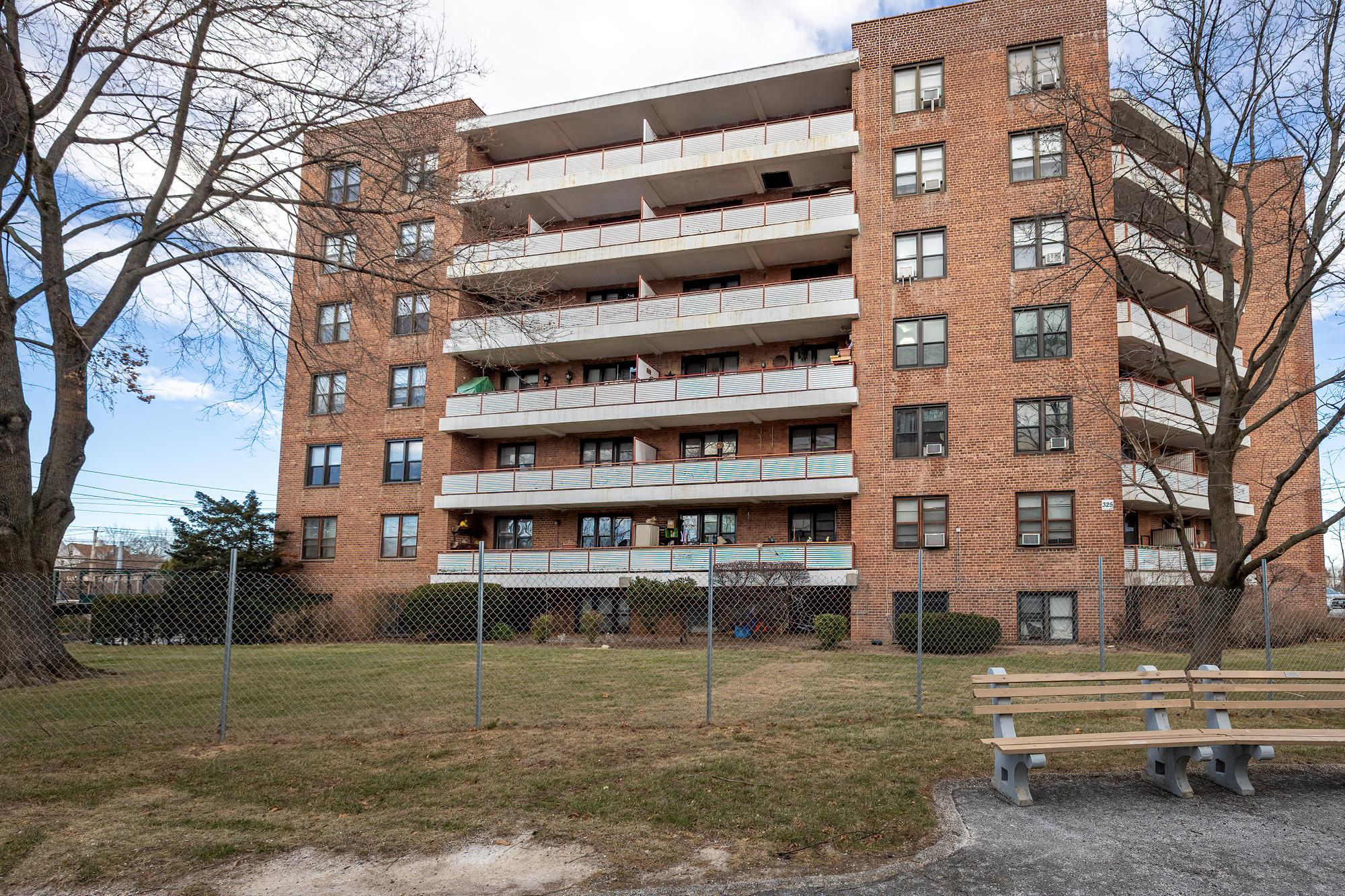 325 King St #5L, Port Chester, New York image 3