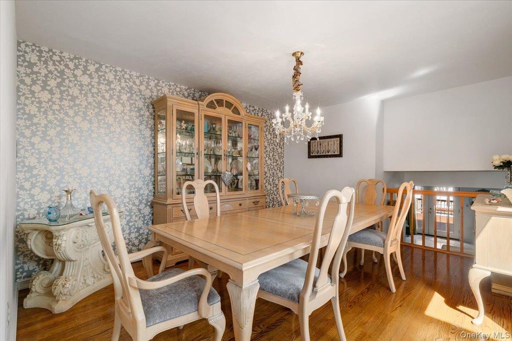 Photo of 9 Eastern Drive, New Hyde Park, NY 11040 (MLS # 985023)