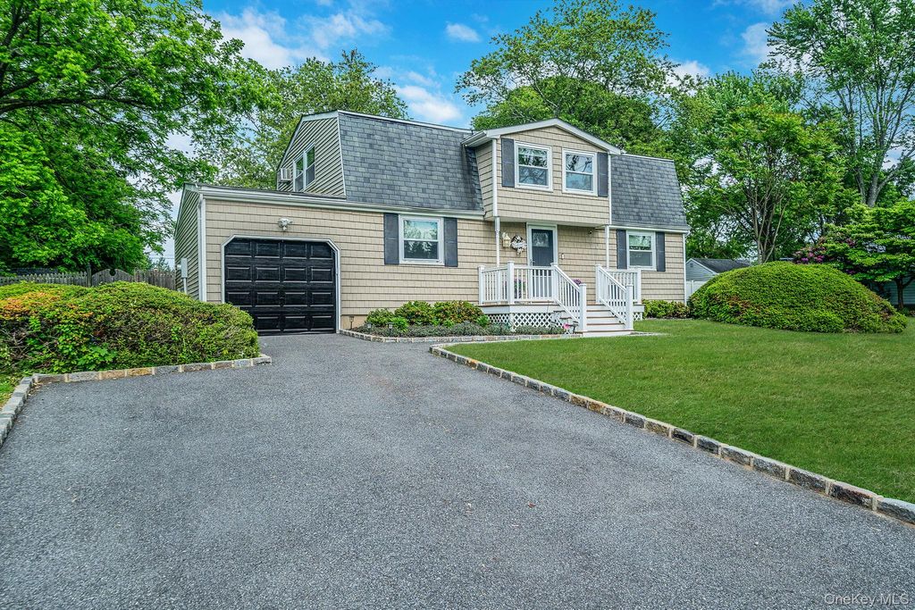 Photo of 43 College Drive, Stony Brook, NY 11790 (MLS # 1008953)