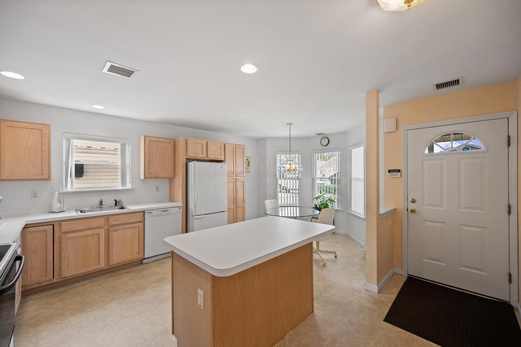 10 Orange Tree Court, Manorville, New York image 10