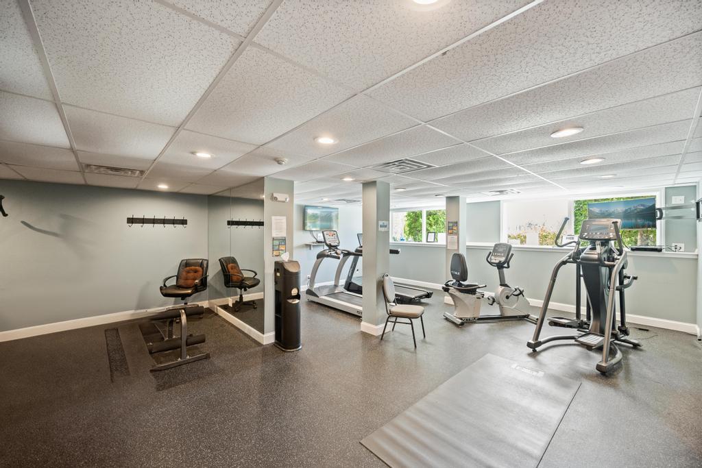 10 Orange Tree Court, Manorville, New York image 39