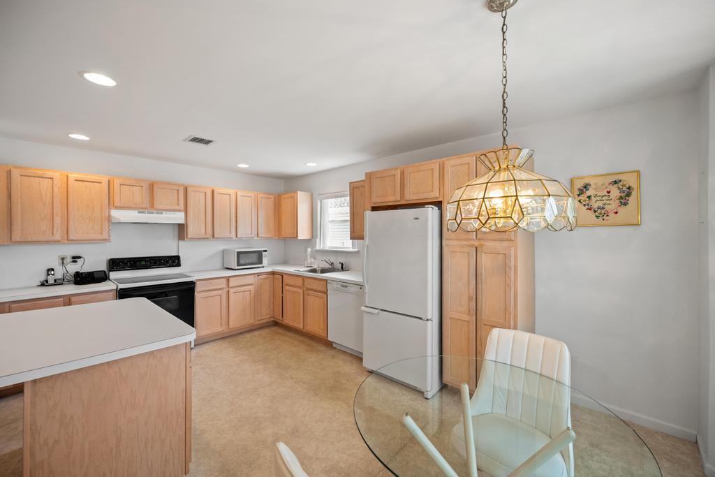 10 Orange Tree Court, Manorville, New York image 12