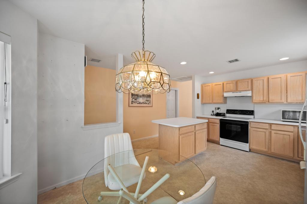 10 Orange Tree Court, Manorville, New York image 9