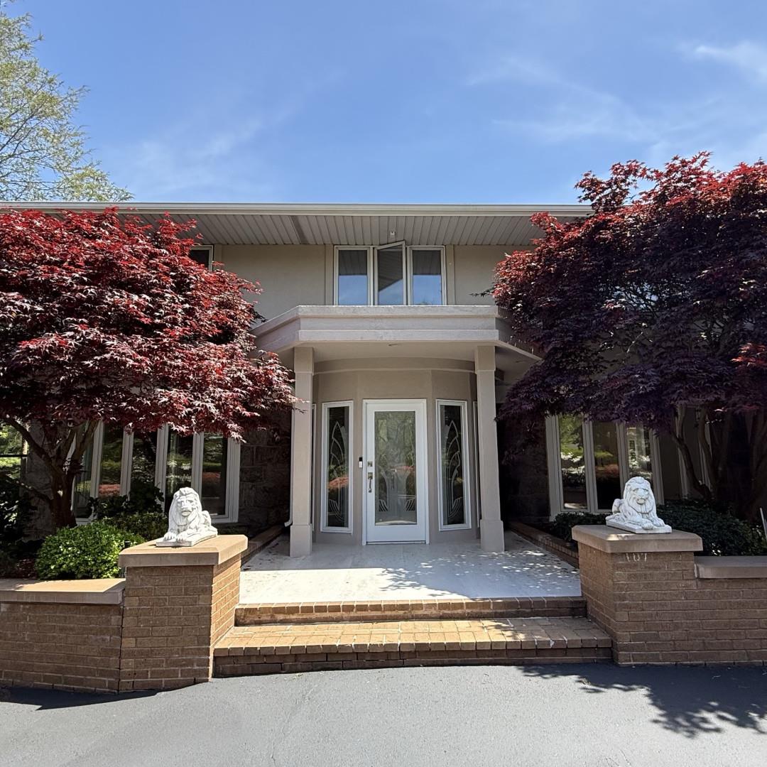 18 Durham Drive, Dix Hills, New York image 1