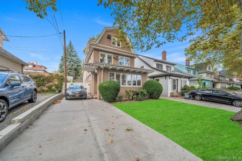 Homes For Sale - 122-05 Metropolitan Avenue<br/> Kew Gardens, NY 11415