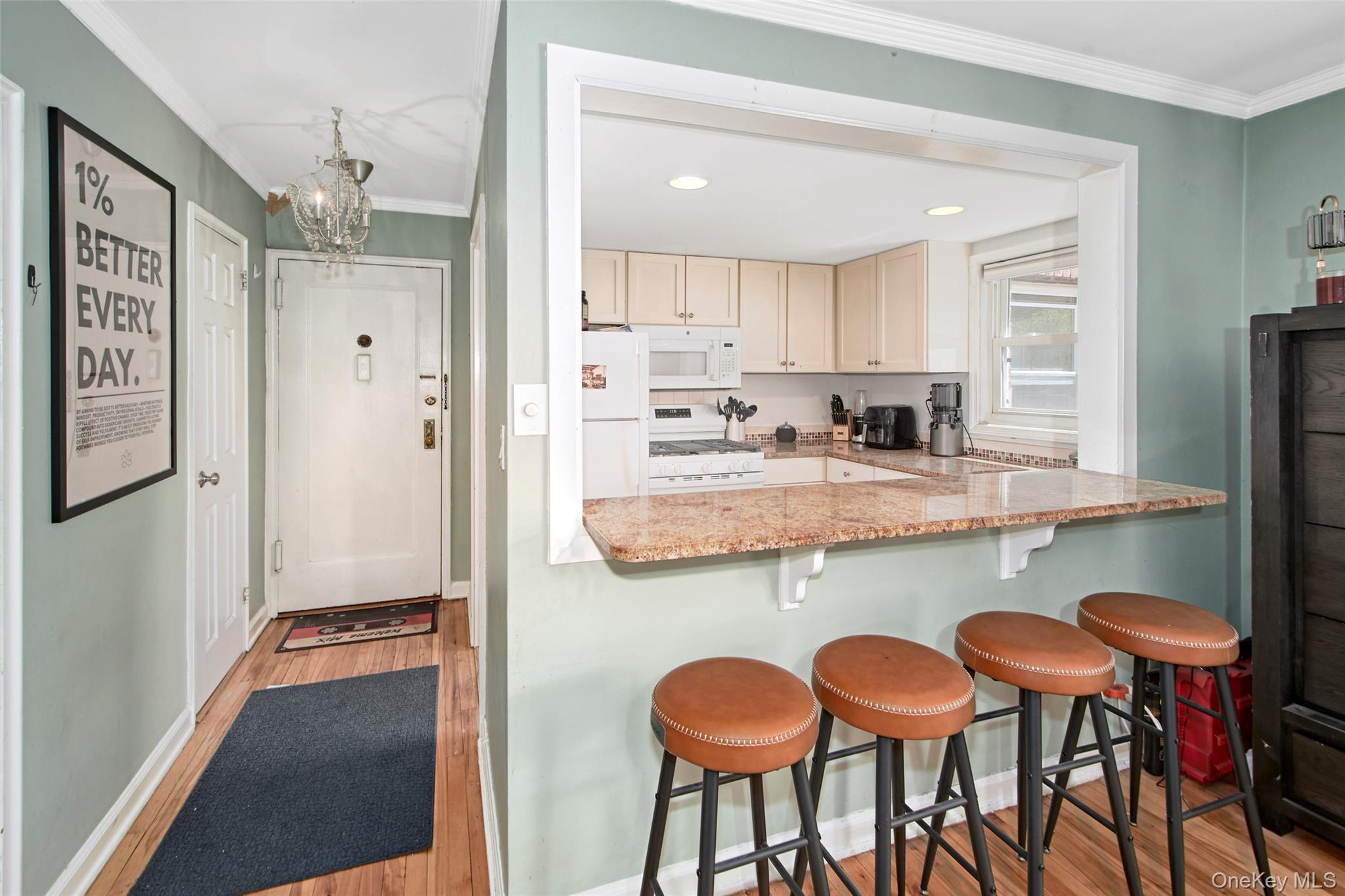 320 S Broadway M12