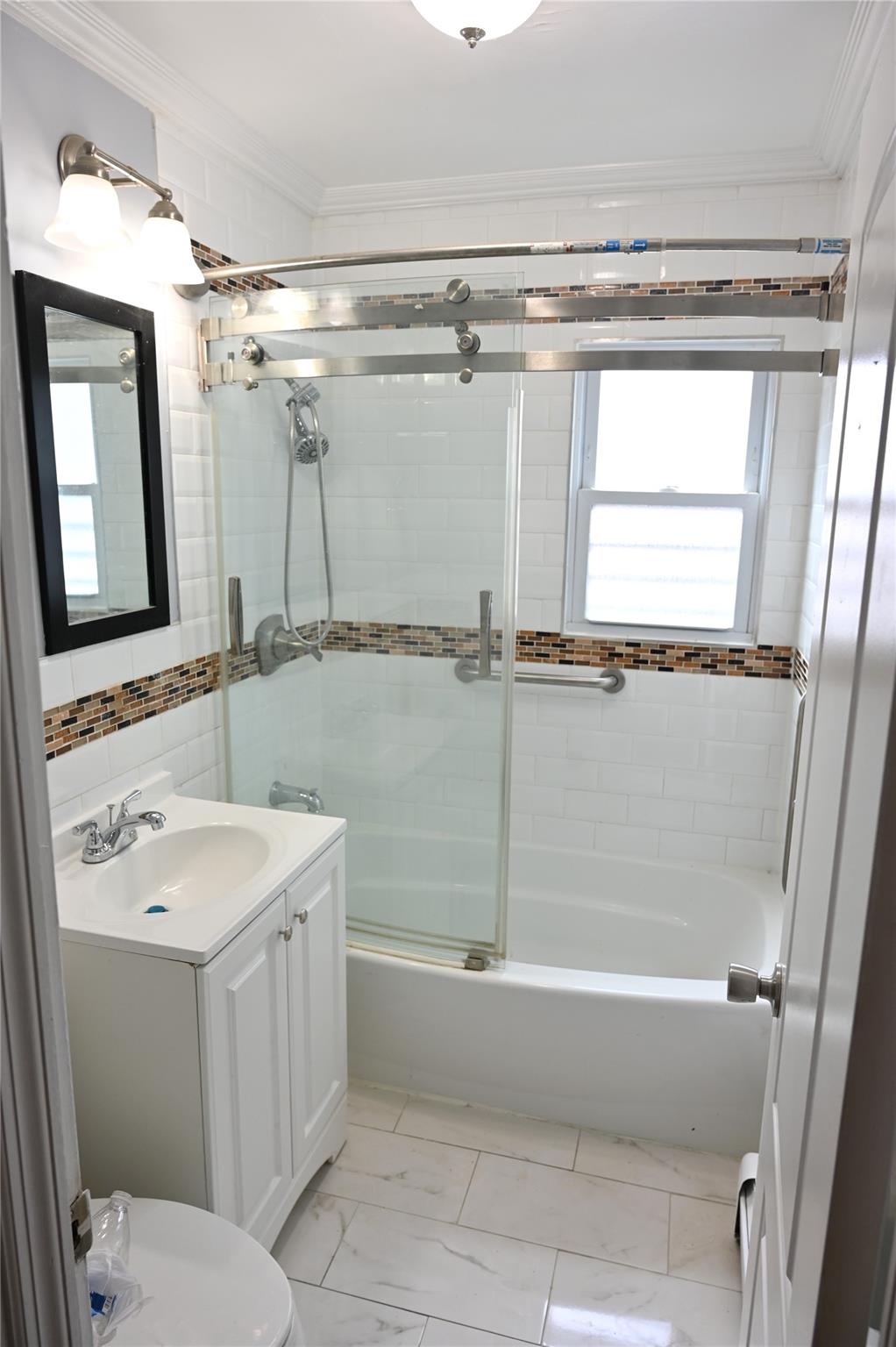 8260 266th Street, Glen Oaks, New York image 12