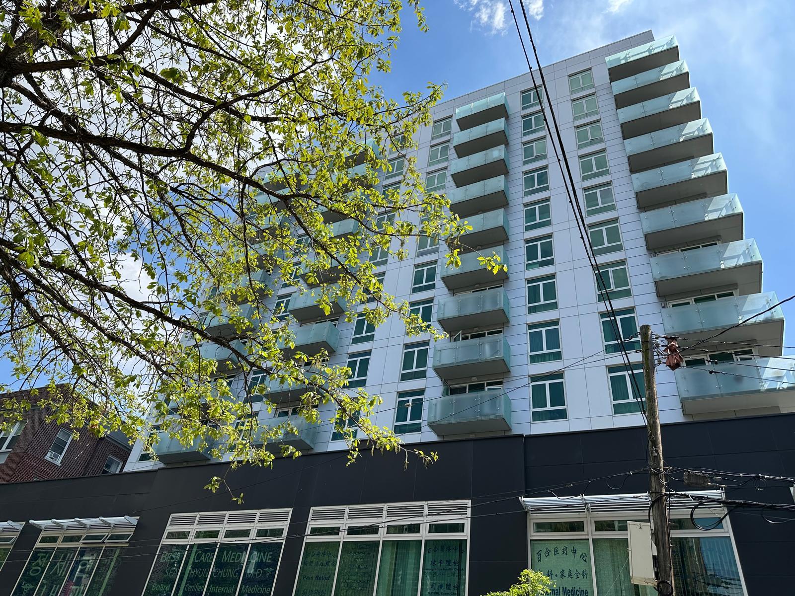 37th Avenue 5A, Flushing, Queens, NY - 1 Bedrooms  
1 Bathrooms  
3 Rooms - 