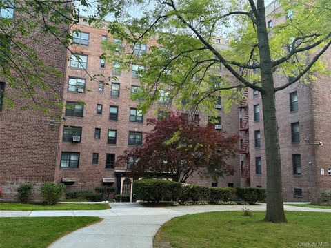 Homes For Sale - 83-85 Woodhaven Boulevard #2E<br/> Woodhaven, NY 11421