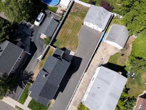 Multifamily For Sale - 47 Wood Street<br/> Nassau County, Lynbrook, NY 11563