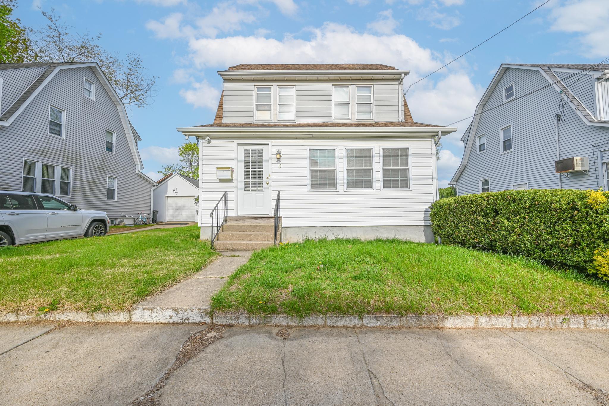 12 Maryland Avenue, Glen Cove, New York image 1