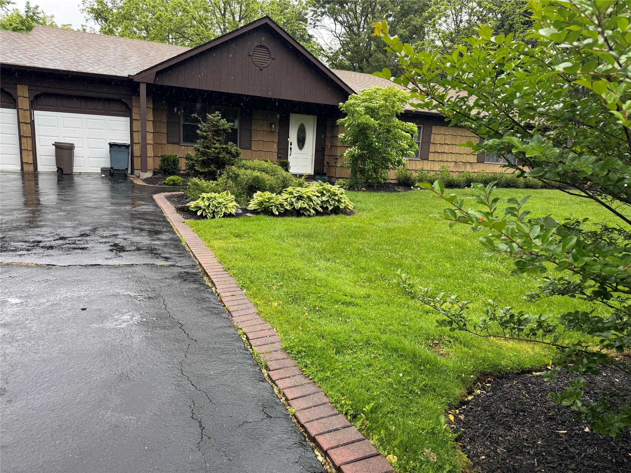 1 Fox Meadow Drive, Dix Hills, New York image 1