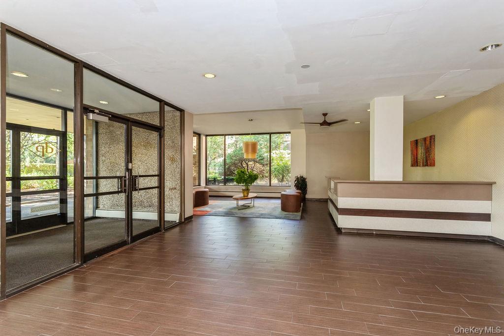 1101 Midland Avenue 403