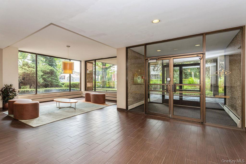 1101 Midland Avenue 403