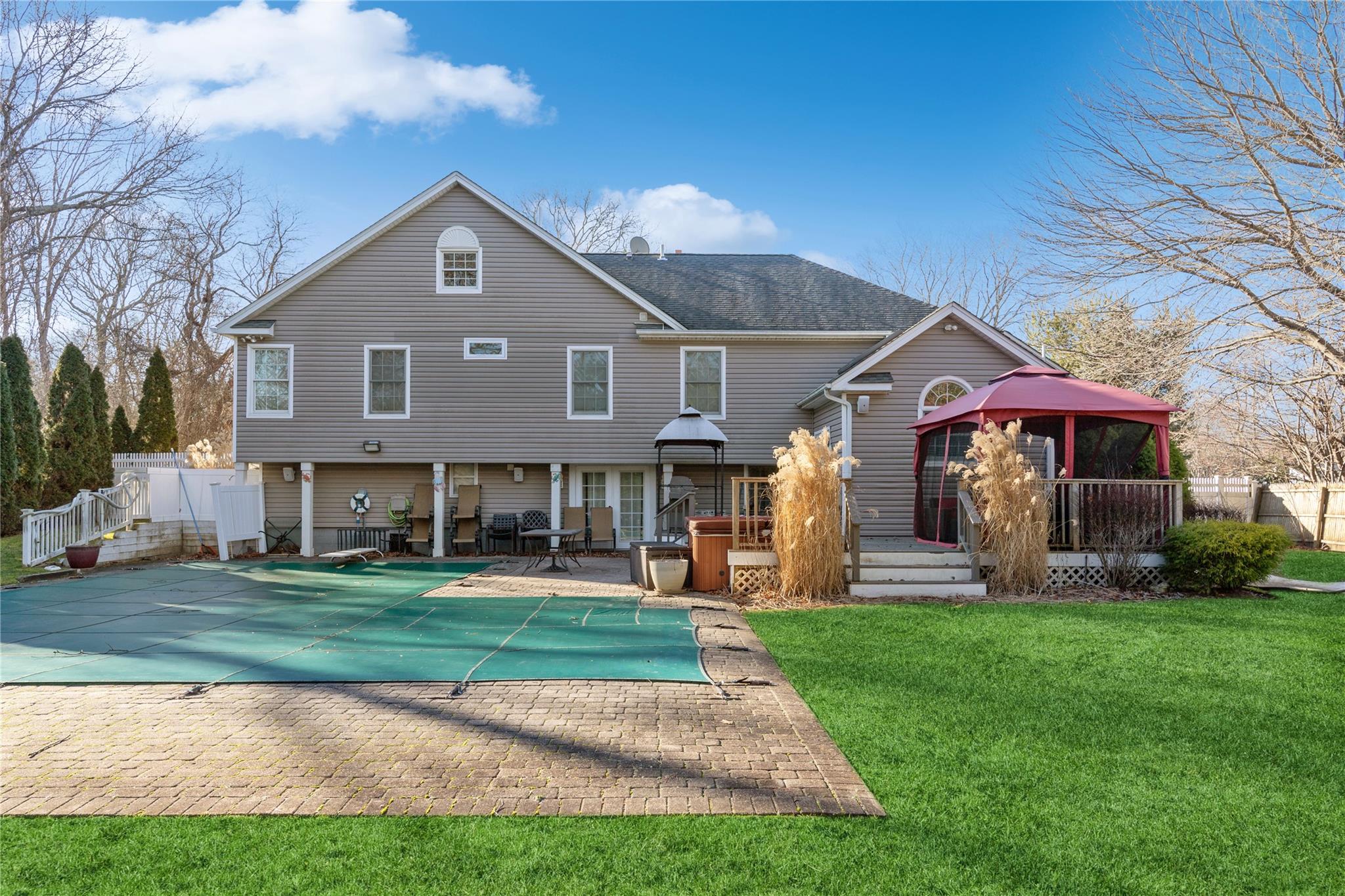 14 Wakefield Road, Hampton Bays, New York image 2