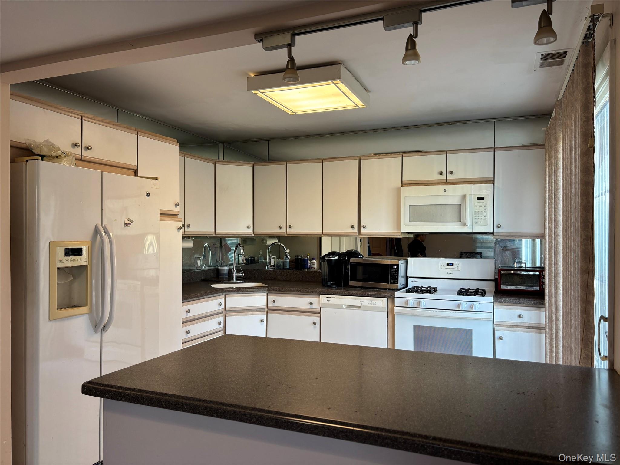 1503 Whispering Hills