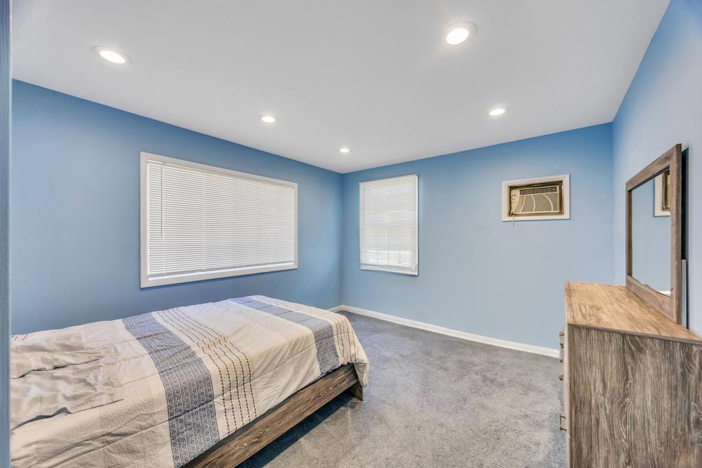 38 Cliff Lane, Levittown, Florida image 15