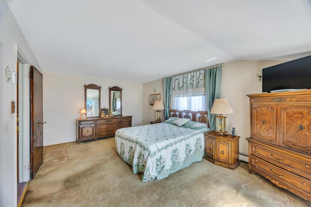38 Cliff Lane, Levittown, Florida image 20