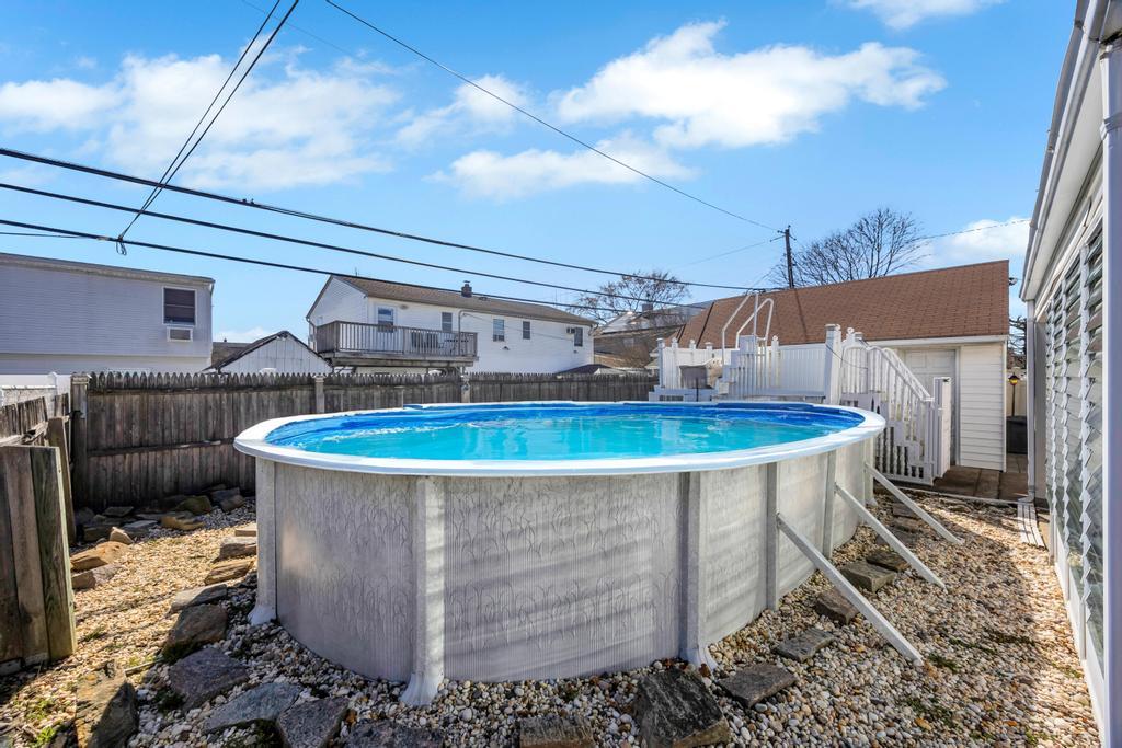 38 Cliff Lane, Levittown, Florida image 34