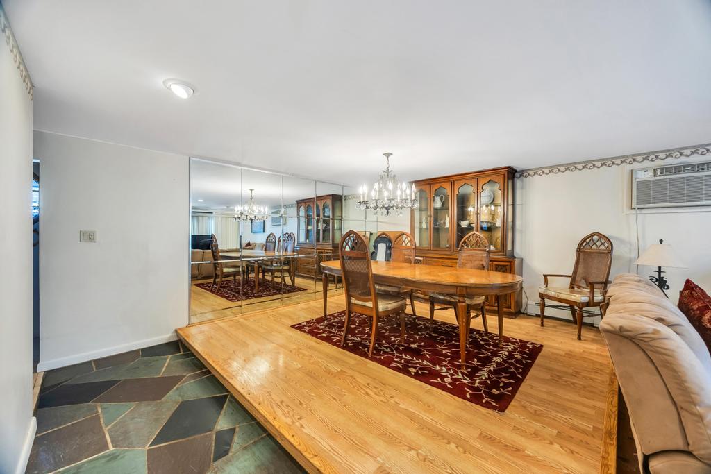 38 Cliff Lane, Levittown, Florida image 6
